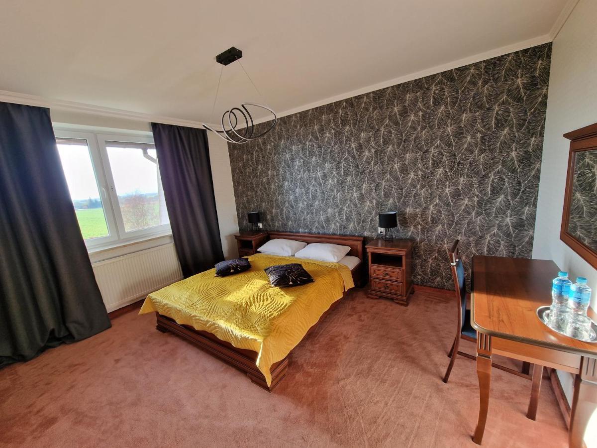 Hotel Podroznik Koszuty Esterno foto