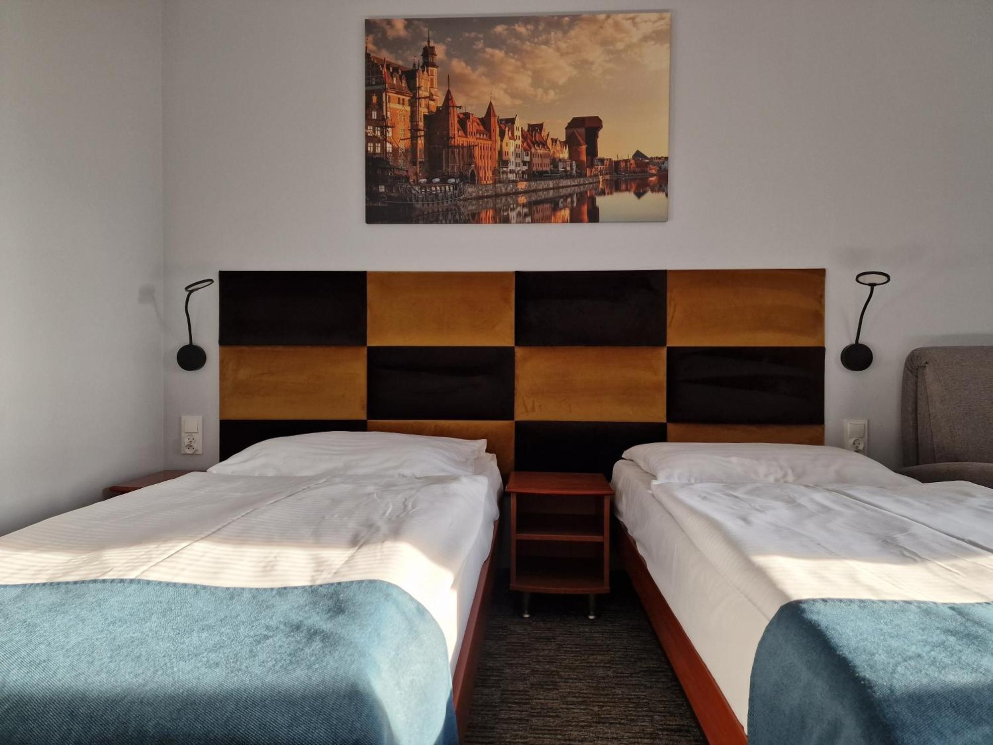 Hotel Podroznik Koszuty Esterno foto