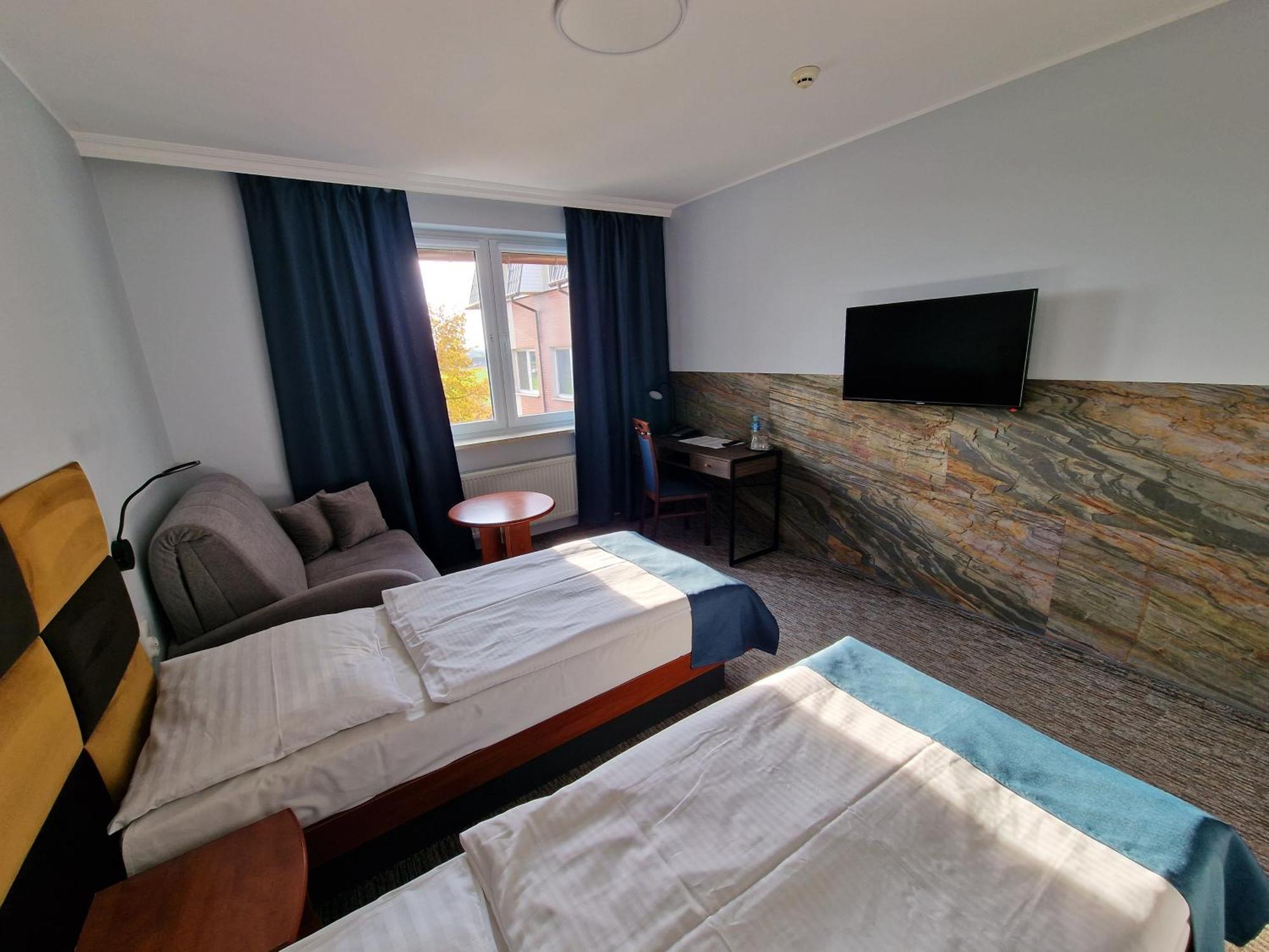 Hotel Podroznik Koszuty Esterno foto