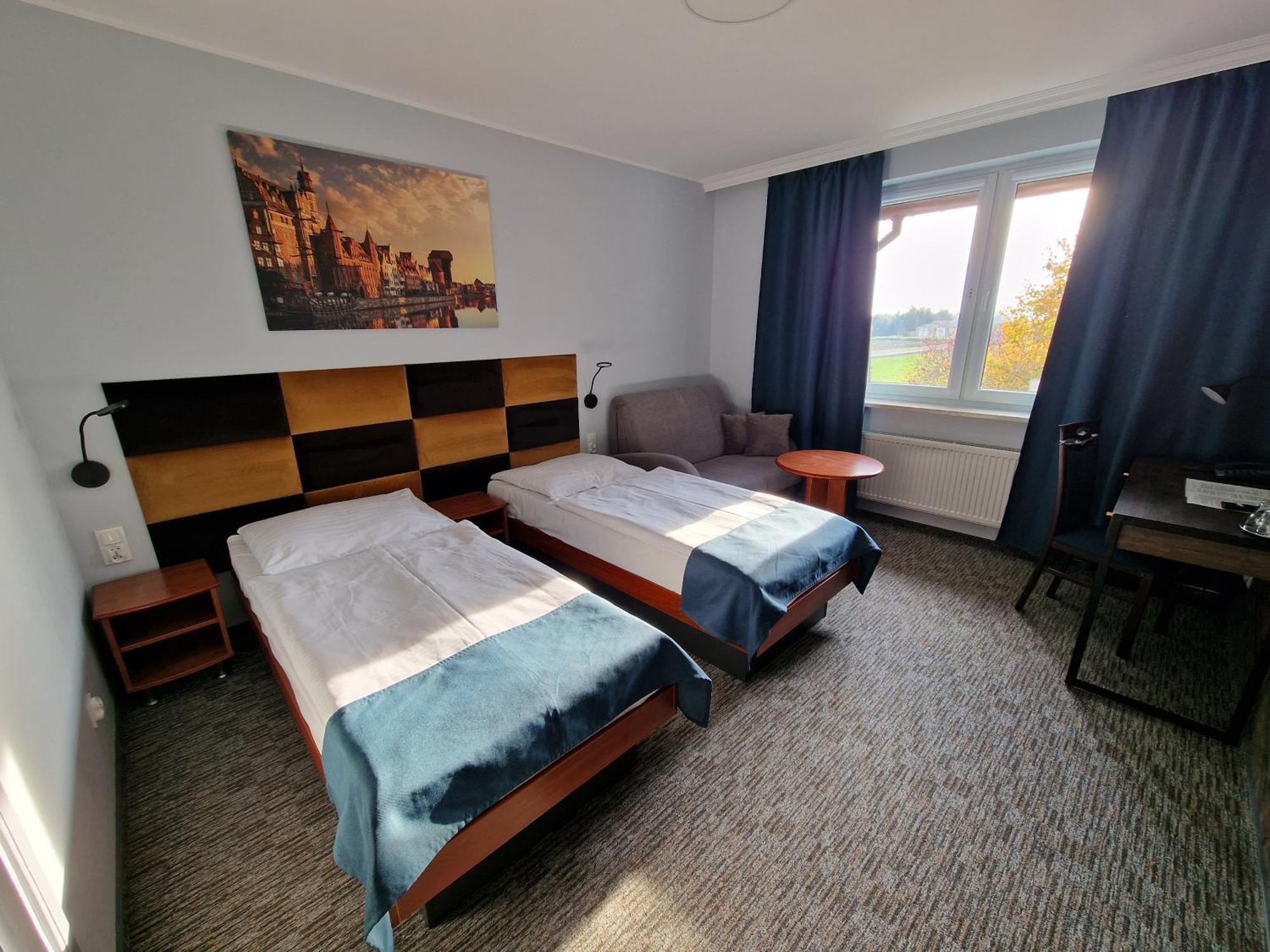 Hotel Podroznik Koszuty Esterno foto