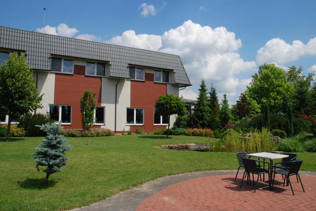 Hotel Podroznik Koszuty Esterno foto